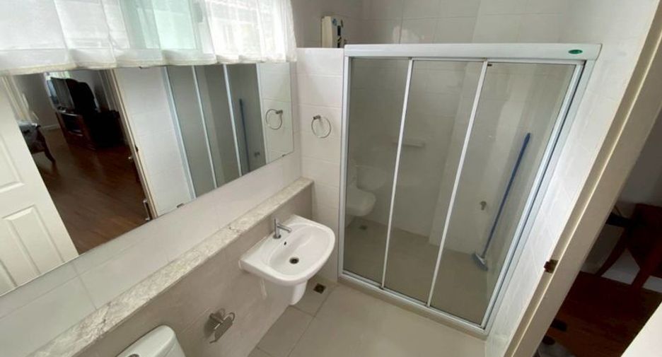 For rent 3 bedrooms house in Mueang Chiang Mai, Chiang Mai