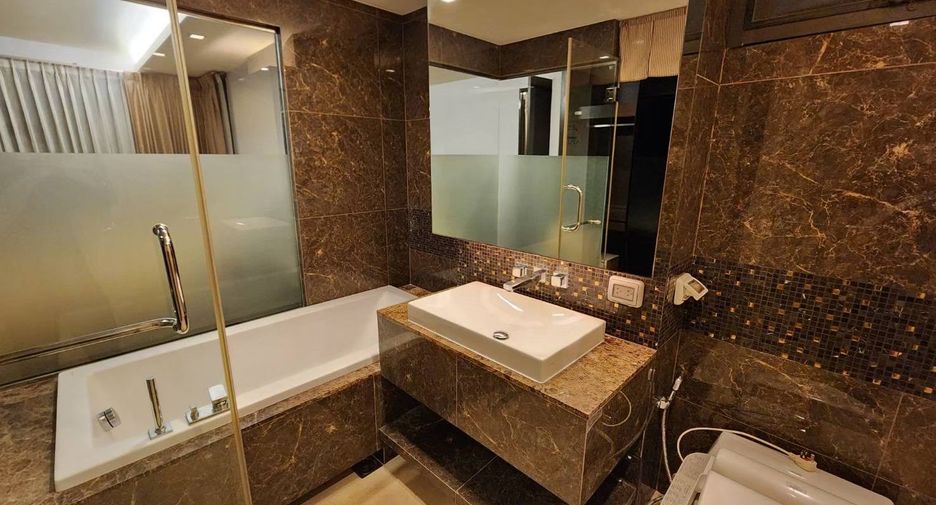 For rent 2 bedrooms condo in Watthana, Bangkok