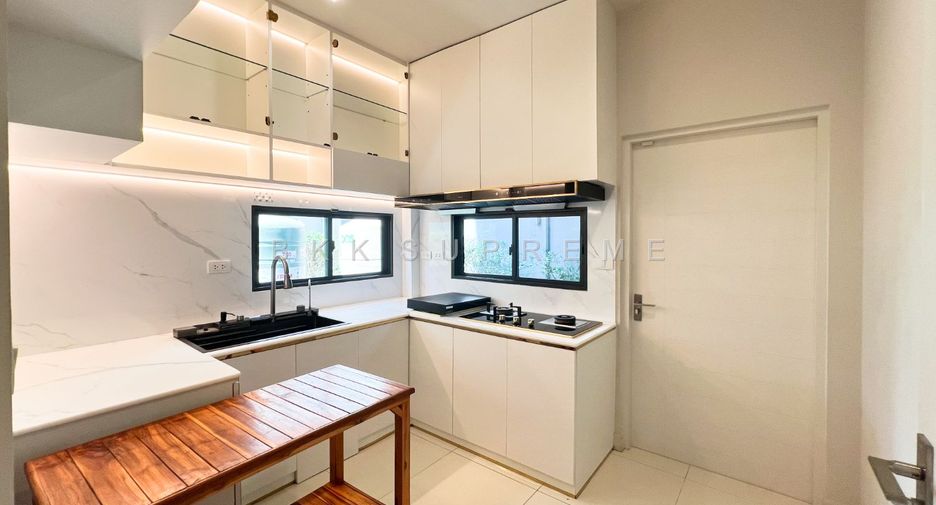 For rent and for sale 4 bedrooms house in Pak Kret, Nonthaburi