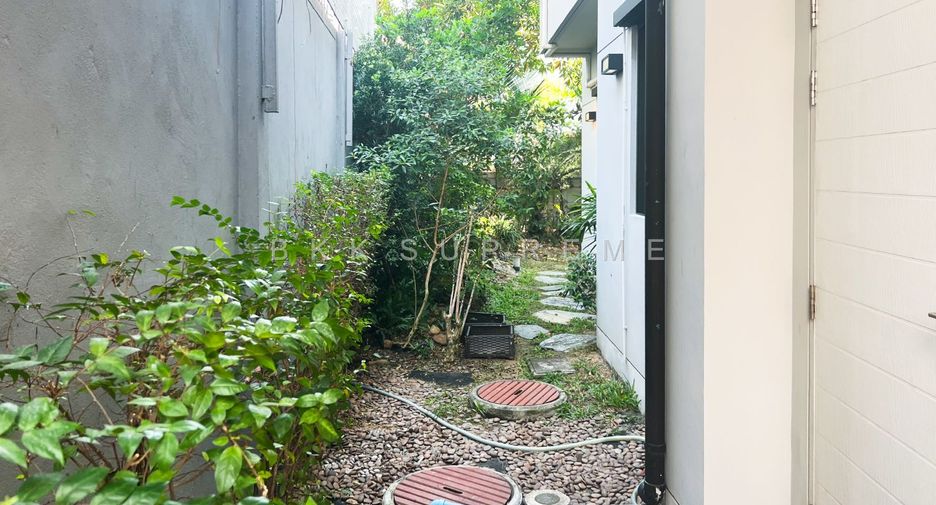 For rent and for sale 4 bedrooms house in Pak Kret, Nonthaburi