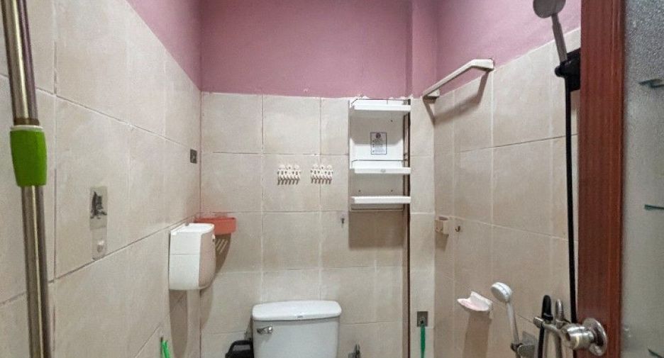 For sale 3 bedrooms townhouse in Phra Samut Chedi, Samut Prakan