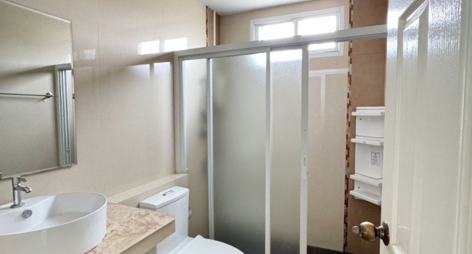 For sale スタジオ house in Sattahip, Chonburi