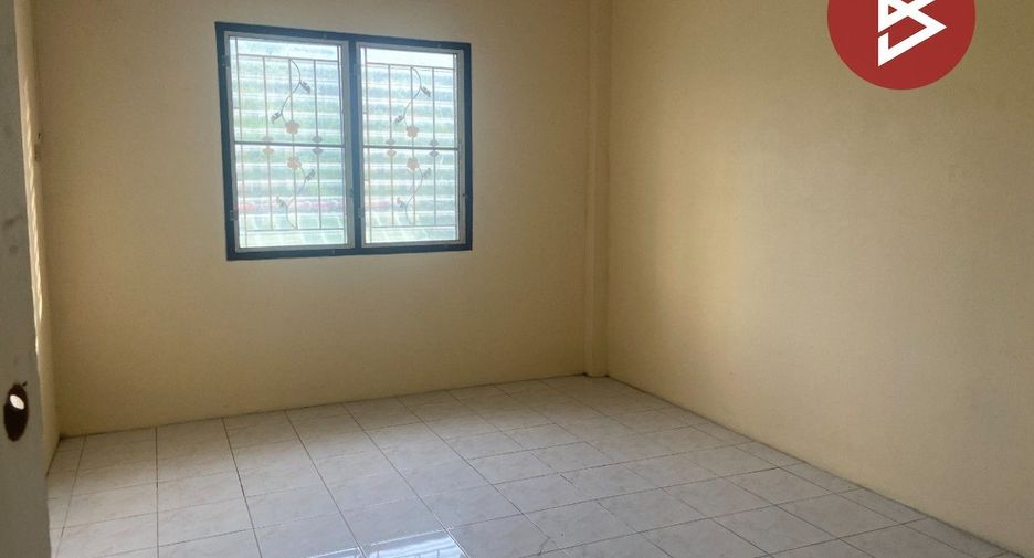 For sale 2 bedrooms townhouse in Ban Bueng, Chonburi