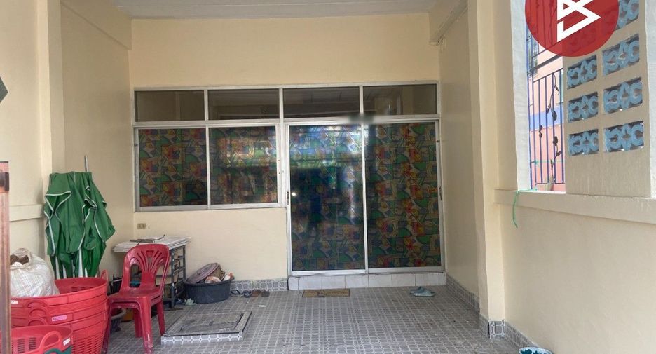 For sale 2 bedrooms townhouse in Ban Bueng, Chonburi
