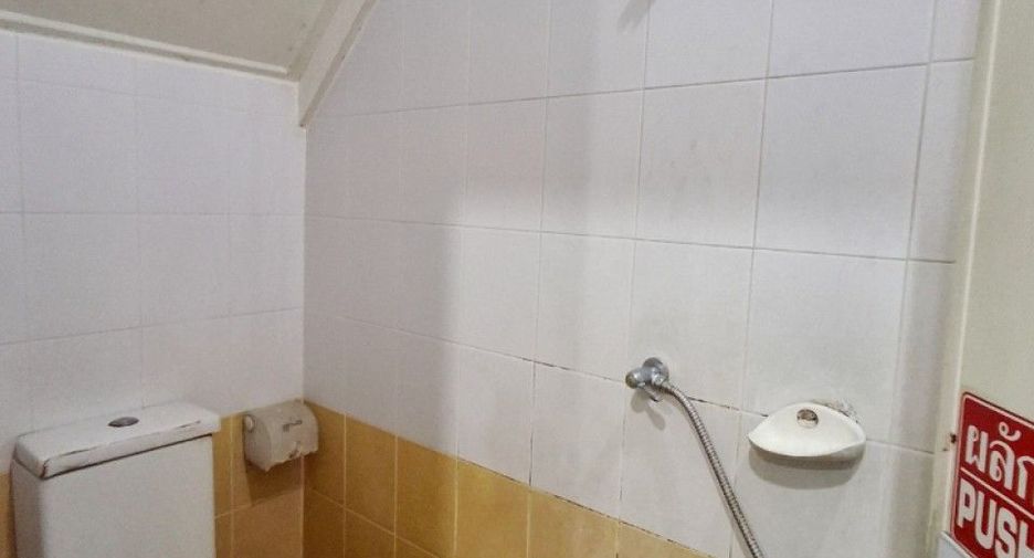 For sale 2 bedrooms townhouse in Phra Samut Chedi, Samut Prakan