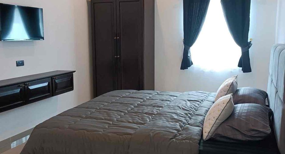 For rent 6 bedrooms villa in Bang Lamung, Chonburi