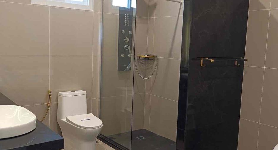 For rent 6 bedrooms villa in Bang Lamung, Chonburi