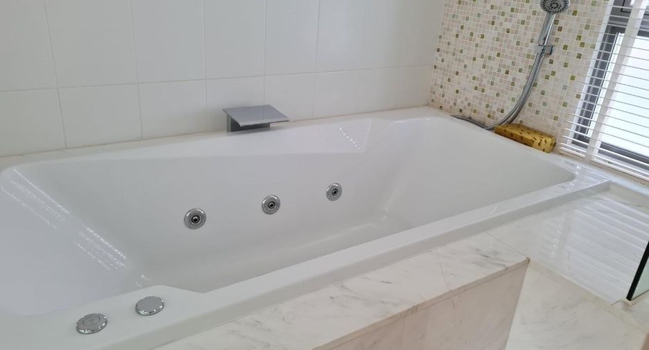 Condo en alquiler de 2 habitaciones en Bang Lamung, Chonburi