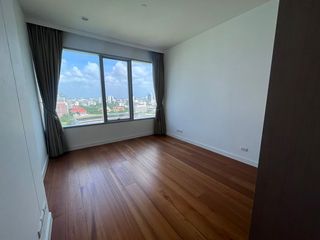 Wohnung zur Miete mit 3 Zimmer in Pathum Wan, Bangkok
