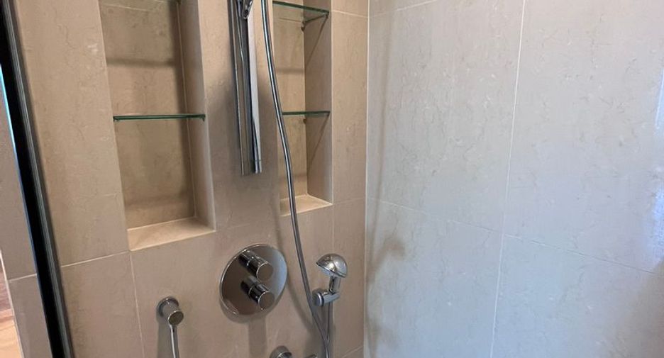 For rent 3 ベッドルーム condo in Pathum Wan, Bangkok