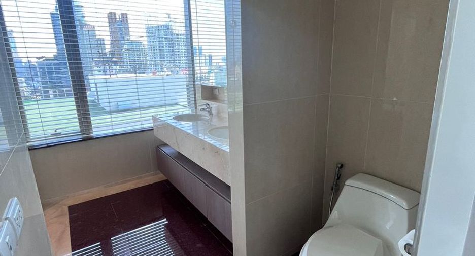 For rent 3 ベッドルーム condo in Pathum Wan, Bangkok