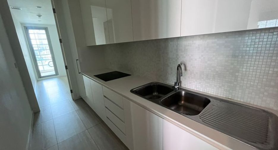 For rent 3 ベッドルーム condo in Pathum Wan, Bangkok