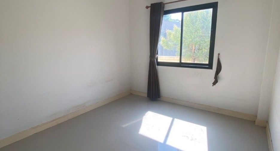 Reihenhaus zum Kauf mit 2 Zimmer in Pluak Daeng, Rayong