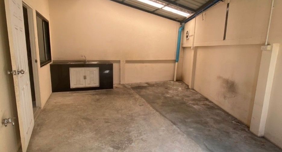 Reihenhaus zum Kauf mit 2 Zimmer in Pluak Daeng, Rayong