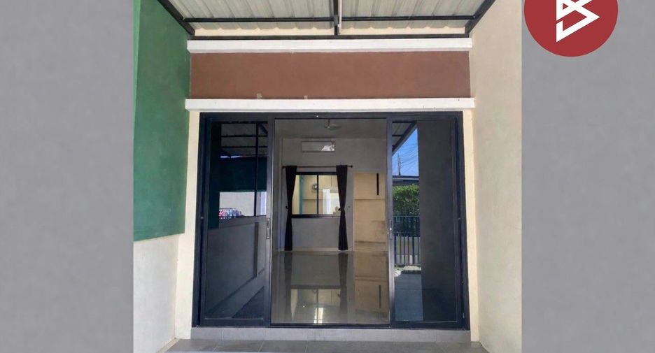 Reihenhaus zum Kauf mit 2 Zimmer in Pluak Daeng, Rayong
