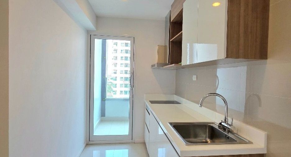For sale 1 bed condo in Si Racha, Chonburi