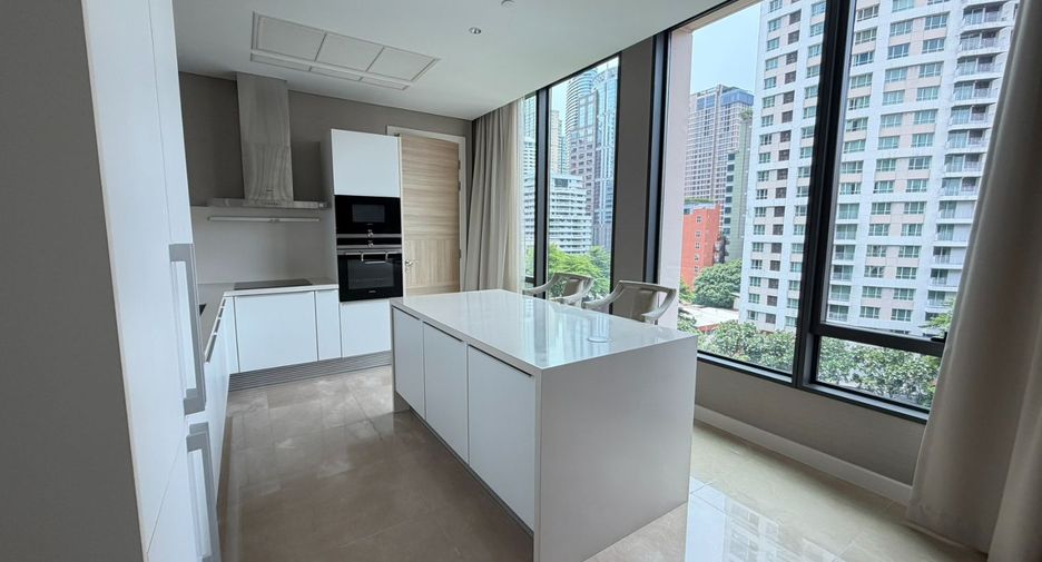 À louer 3 chambres condo à Pathum Wan, Bangkok