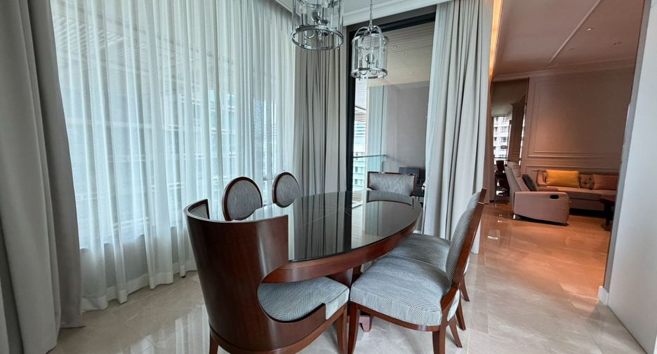 À louer 3 chambres condo à Pathum Wan, Bangkok