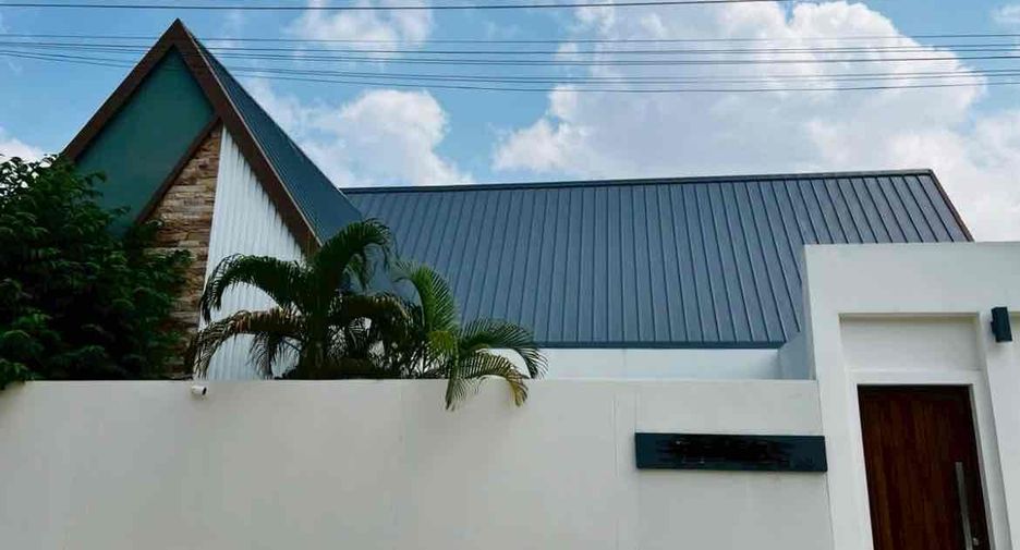 For rent 3 bedrooms villa in Bang Lamung, Chonburi