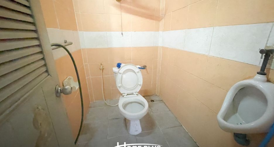Casa adosada en venta de 4 habitaciones en Nong Chok, Bangkok