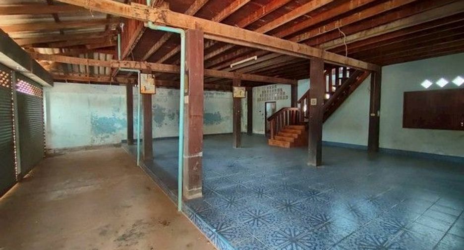 For sale 3 bedrooms house in Mueang Uttaradit, Uttaradit
