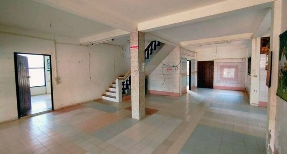 For sale 3 bedrooms house in Mueang Uttaradit, Uttaradit