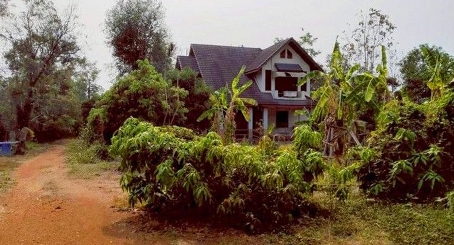 For sale 3 bedrooms house in Mueang Uttaradit, Uttaradit