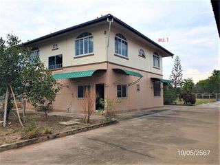 For sale 5 bedrooms house in Mueang Lamphun, Lamphun