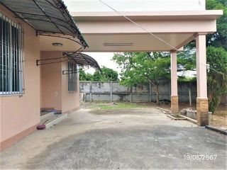 For sale 5 bedrooms house in Mueang Lamphun, Lamphun