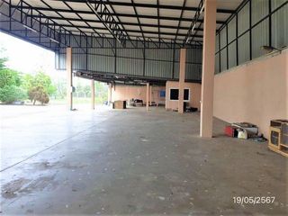 For sale 5 bedrooms house in Mueang Lamphun, Lamphun