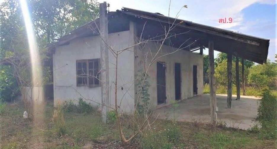 For sale 5 bedrooms house in Mueang Lamphun, Lamphun