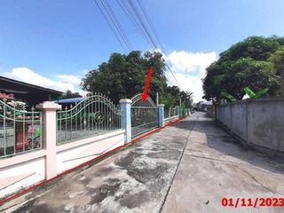 For sale 4 bedrooms house in Mueang Lamphun, Lamphun