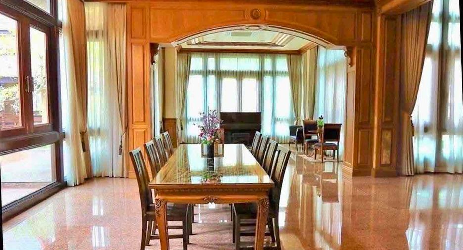 For sale 5 bedrooms house in Si Racha, Chonburi