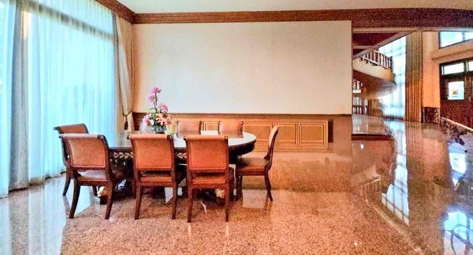 For sale 5 bedrooms house in Si Racha, Chonburi