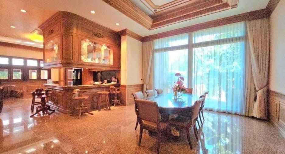For sale 5 bedrooms house in Si Racha, Chonburi