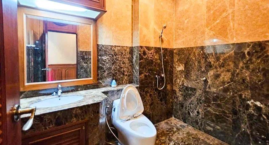 For sale 5 bedrooms house in Si Racha, Chonburi