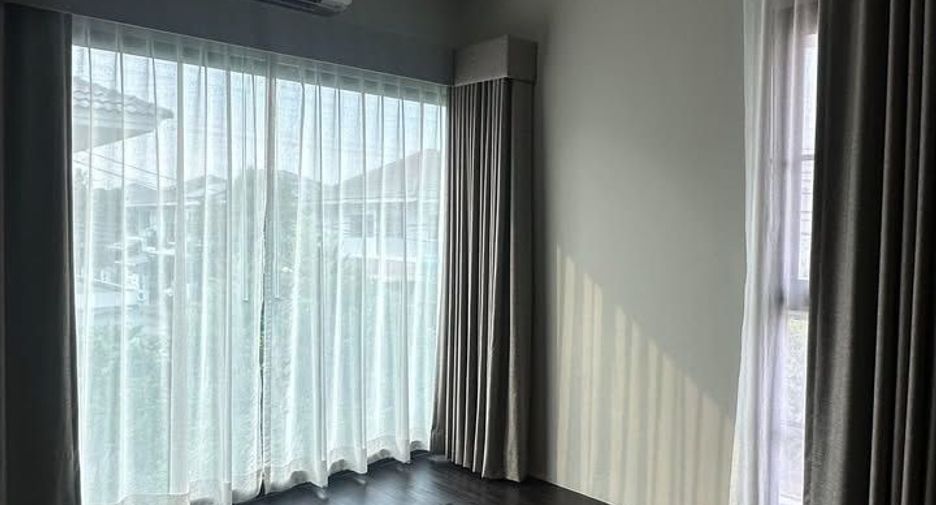Haus zur Miete mit 3 Zimmer in Lat Krabang, Bangkok