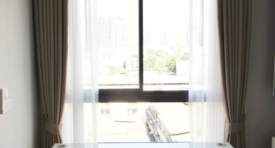 À louer 1 chambre condo à Phra Khanong, Bangkok