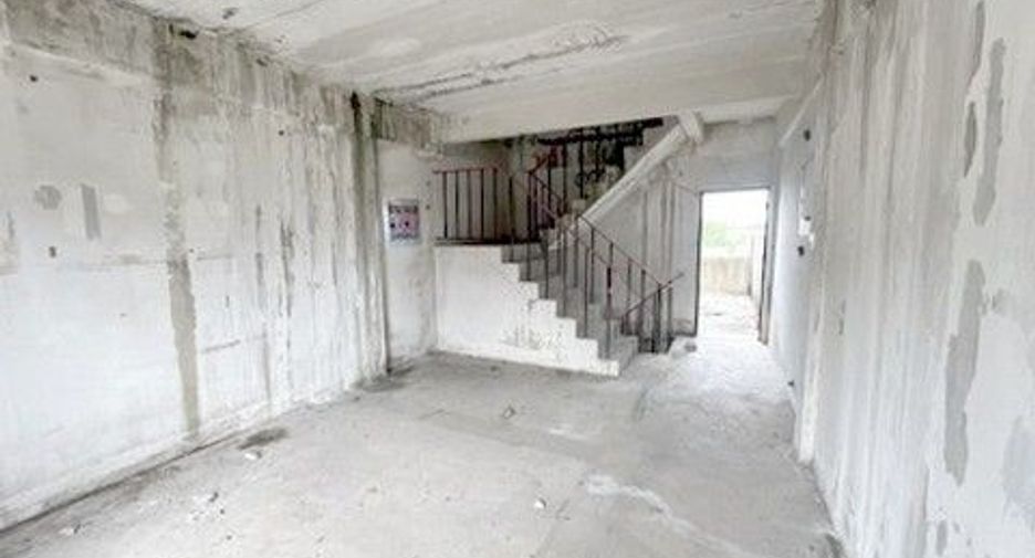 Gewerbefläche zum Kauf mit 1 Zimmer in Bang Phli, Samut Prakan
