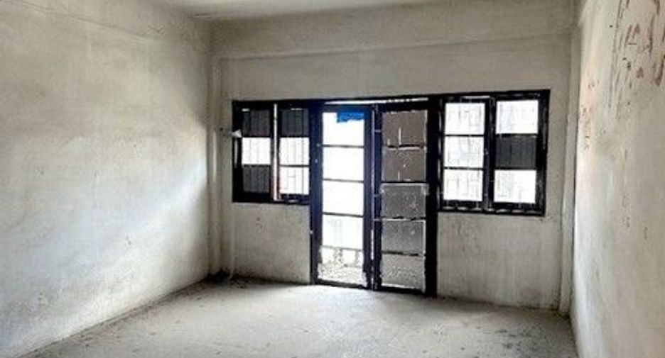 Gewerbefläche zum Kauf mit 1 Zimmer in Bang Phli, Samut Prakan