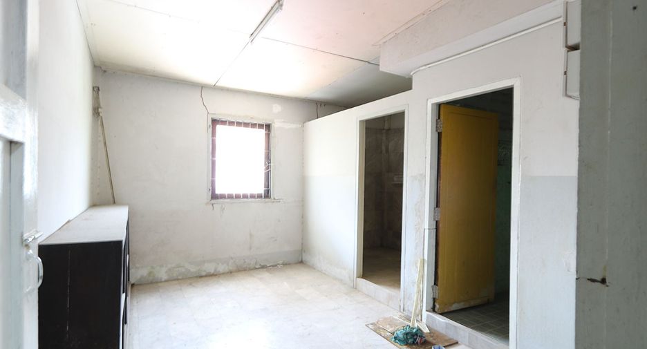 Gewerbefläche zur Miete mit 3 Zimmer in Mueang Samut Prakan, Samut Prakan