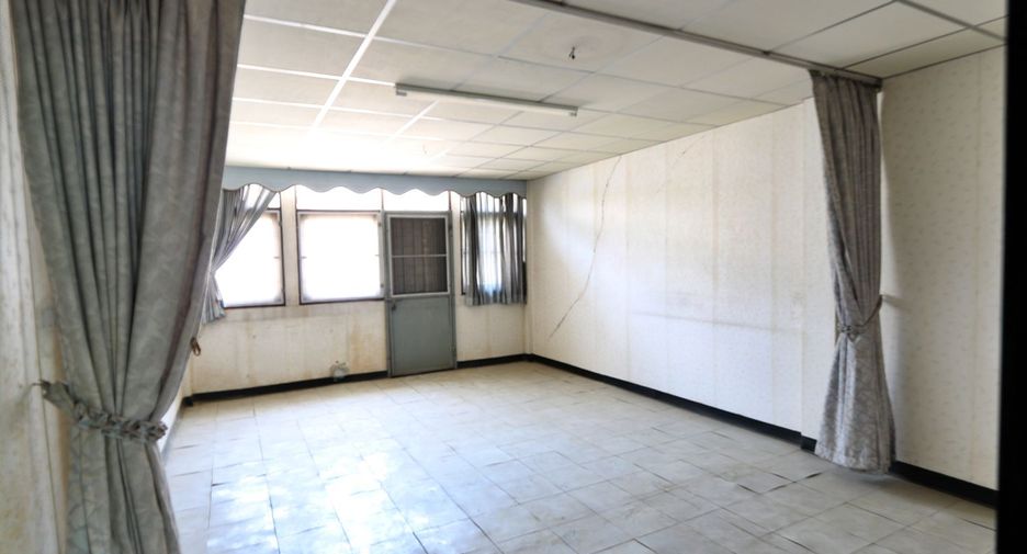 Gewerbefläche zur Miete mit 3 Zimmer in Mueang Samut Prakan, Samut Prakan