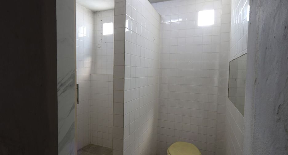 Gewerbefläche zur Miete mit 3 Zimmer in Mueang Samut Prakan, Samut Prakan