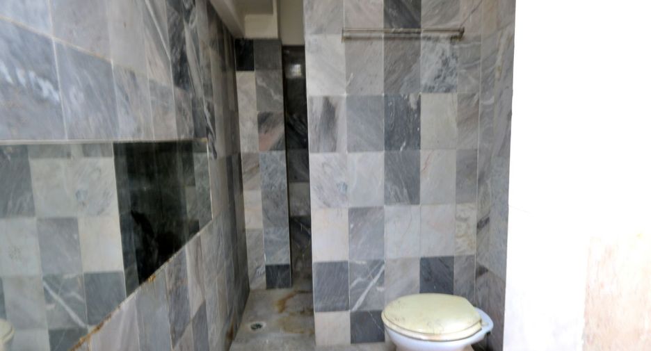 Gewerbefläche zur Miete mit 3 Zimmer in Mueang Samut Prakan, Samut Prakan