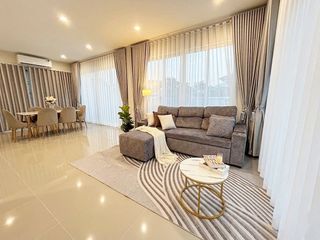 For rent 4 ベッドルーム house in Nong Khaem, Bangkok