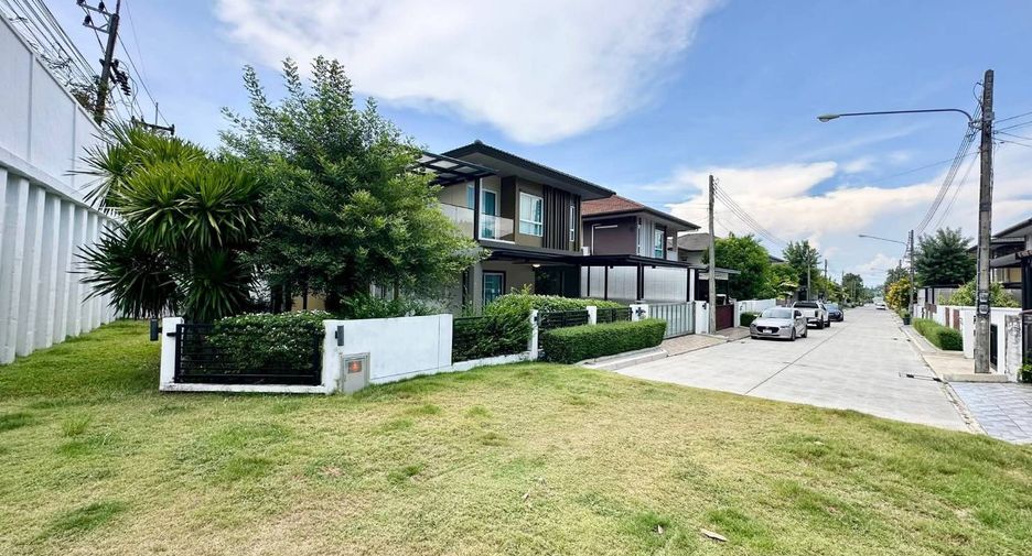 For rent and for sale 5 bedrooms house in Mueang Phuket, Phuket