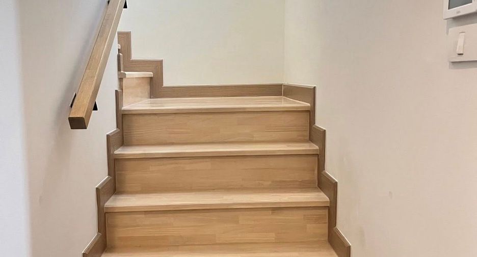 Casa adosada en alquiler y en venta de 2 habitaciones en Bang Phli, Samut Prakan