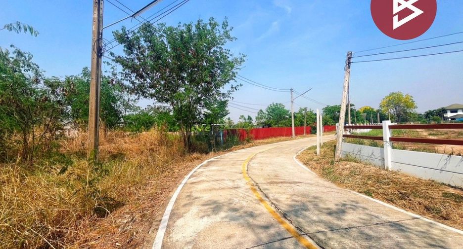 Terreno en venta en Nong Chang, Uthai Thani