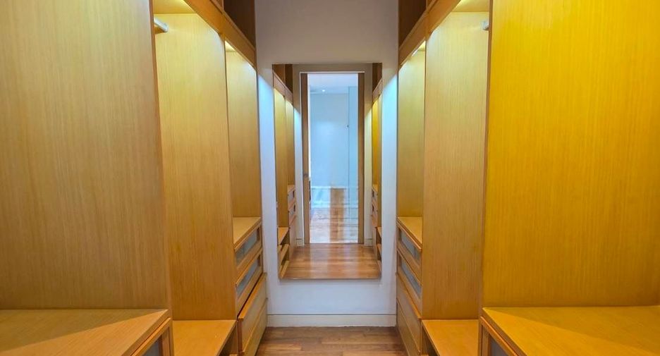 For rent and for sale 3 bedrooms condo in Khlong Toei, Bangkok