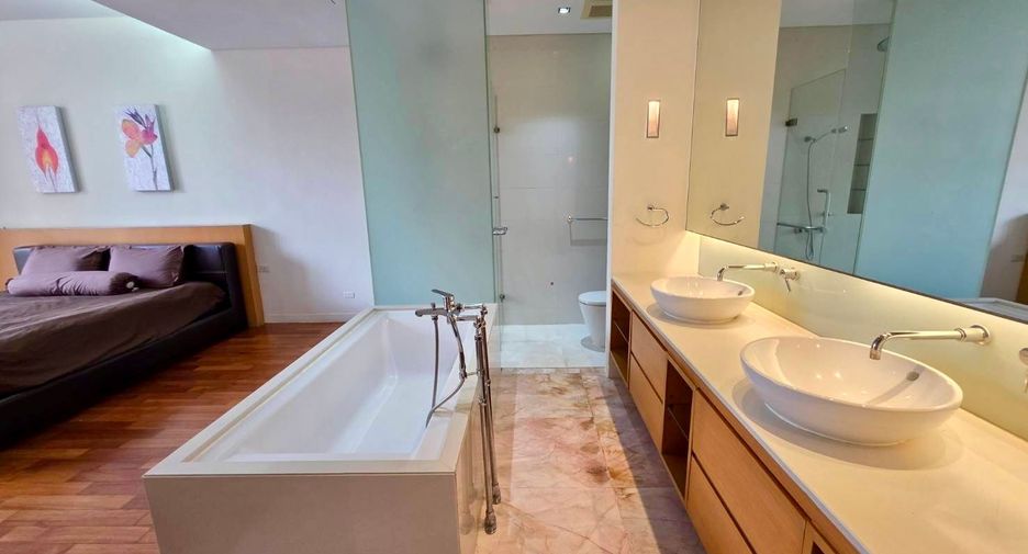 For rent and for sale 3 bedrooms condo in Khlong Toei, Bangkok